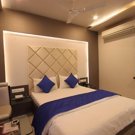 Hotel Flair Inn Ahmedabad Buitenkant foto