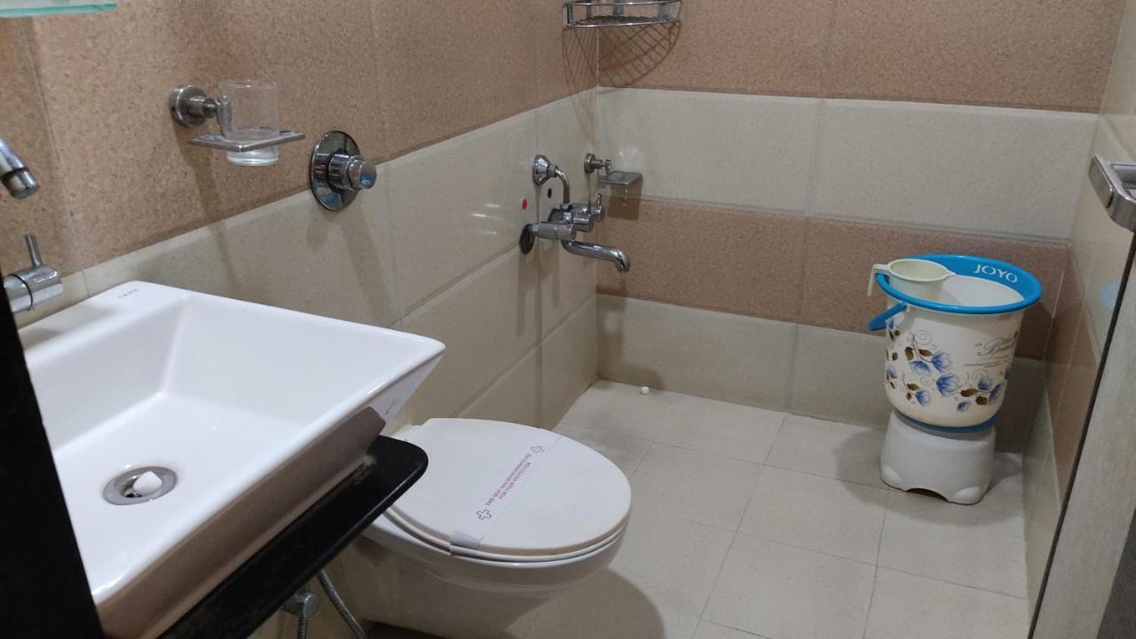 Hotel Flair Inn Ahmedabad Buitenkant foto
