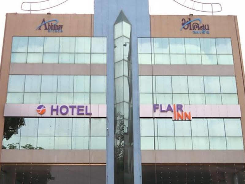 Hotel Flair Inn Ahmedabad Buitenkant foto
