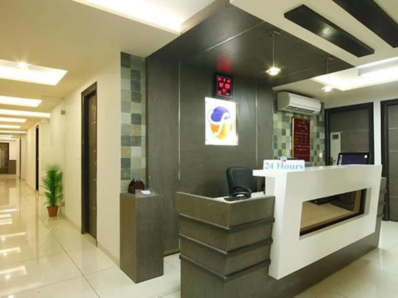 Hotel Flair Inn Ahmedabad Buitenkant foto