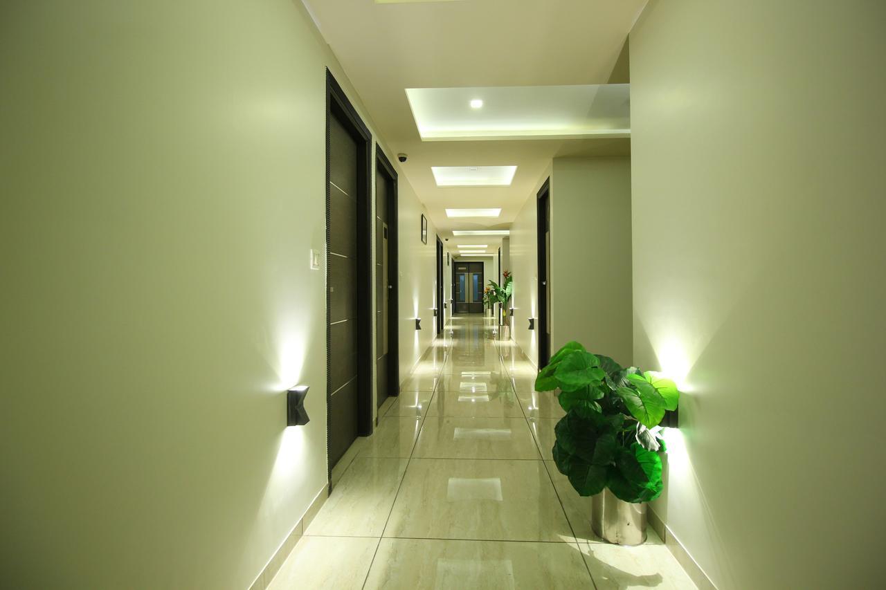 Hotel Flair Inn Ahmedabad Buitenkant foto