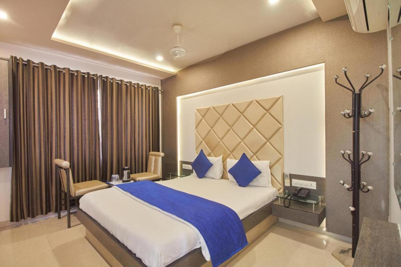 Hotel Flair Inn Ahmedabad Buitenkant foto