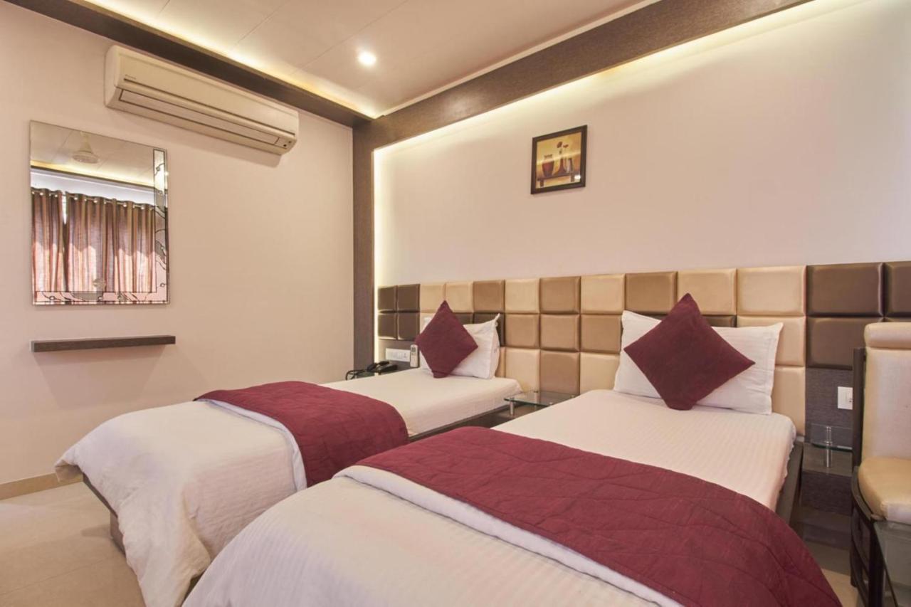 Hotel Flair Inn Ahmedabad Buitenkant foto