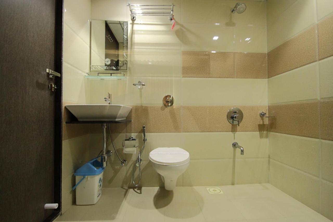 Hotel Flair Inn Ahmedabad Buitenkant foto